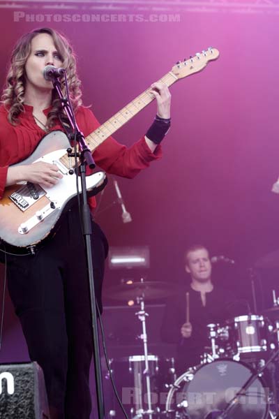 ANNA CALVI - 2011-07-02 - BELFORT - Presqu'ile du Malsaucy - 